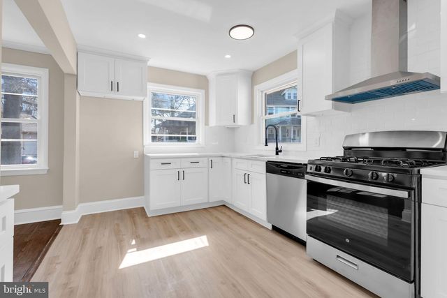 247 WOODLAWN AVE, Collingswood, NJ 08108