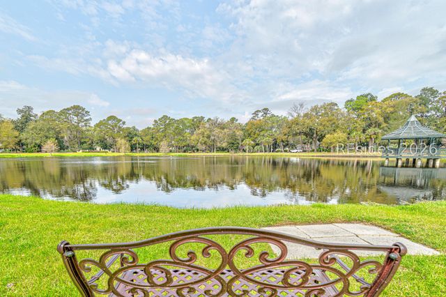 70 Shipyard Dr Apt 260, Hilton Head Island, SC 29928