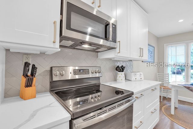70 Shipyard Dr Apt 260, Hilton Head Island, SC 29928