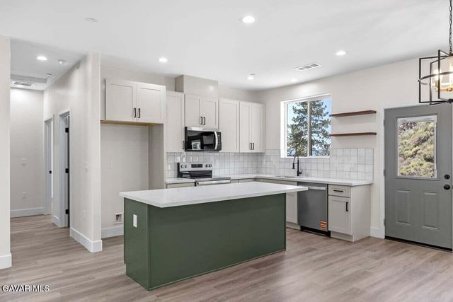 27400 Stirrup Way, Tehachapi, CA 93561