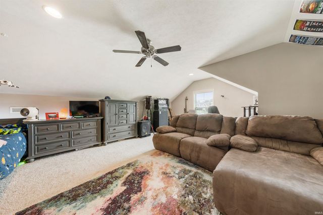 843 Groveview Court, Evansville, IN 47711