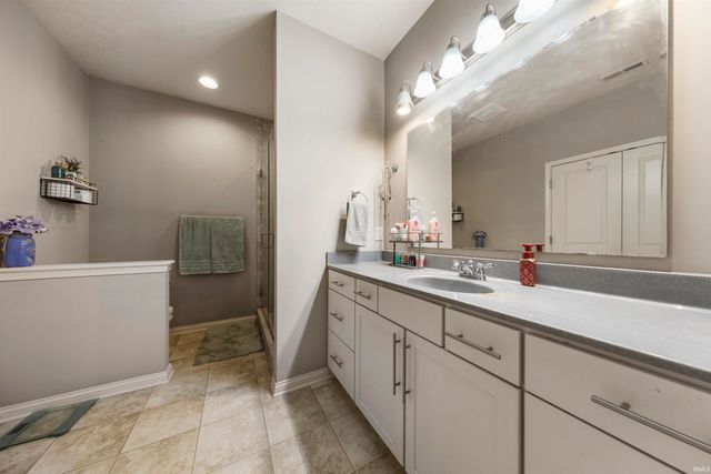 843 Groveview Court, Evansville, IN 47711