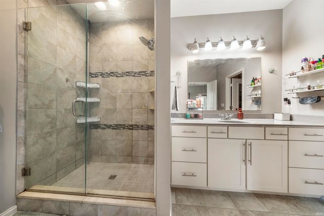 843 Groveview Court, Evansville, IN 47711