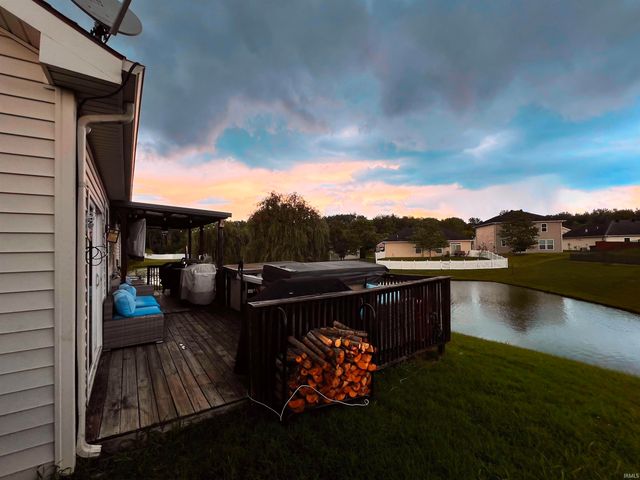 843 Groveview Court, Evansville, IN 47711