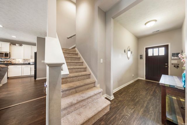 843 Groveview Court, Evansville, IN 47711