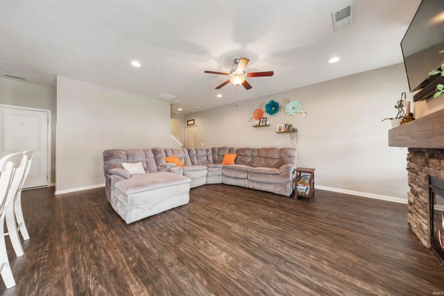 843 Groveview Court, Evansville, IN 47711