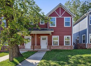 1427 E Huntsville Road 2, Fayetteville, AR 72701