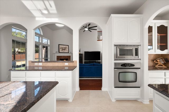 2811 Saint Maria Drive, Mansfield, TX 76063