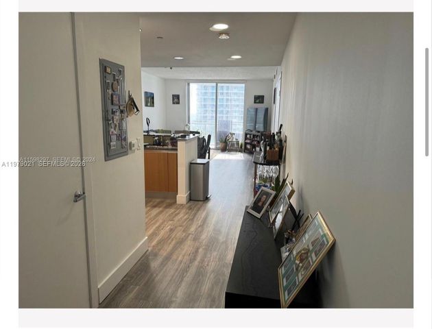 1060 Brickell Ave 1613, Miami, FL 33131