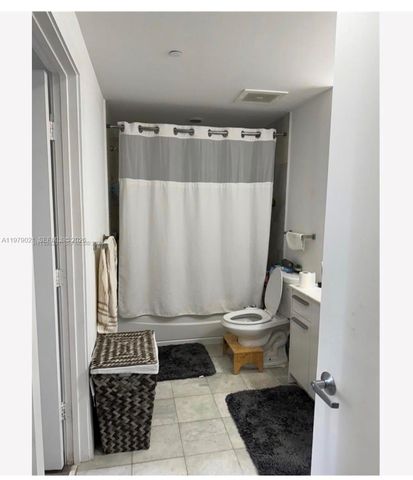 1060 Brickell Ave 1613, Miami, FL 33131