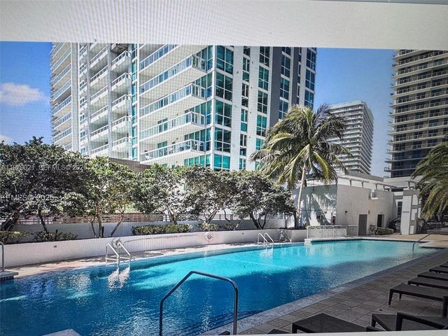 1060 Brickell Ave 1613, Miami, FL 33131
