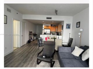 1060 Brickell Ave 1613, Miami, FL 33131