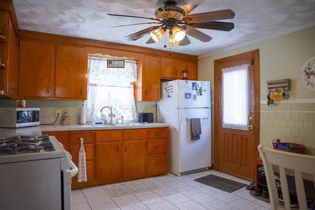 56 Western Ave, Lynn, MA 01904
