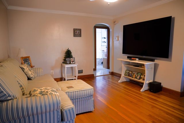 56 Western Ave, Lynn, MA 01904