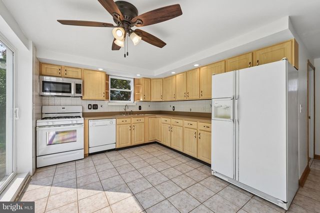 118 SYLVAN TER, Glassboro, NJ 08028