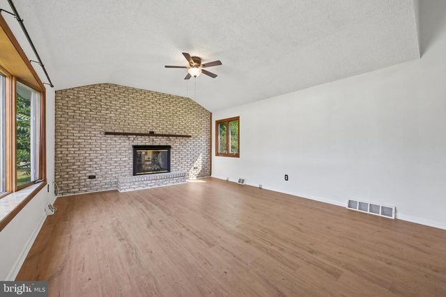 118 SYLVAN TER, Glassboro, NJ 08028