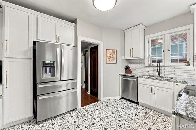 5644 Eichelberger Street, St Louis, MO 63109