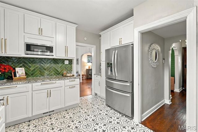 5644 Eichelberger Street, St Louis, MO 63109