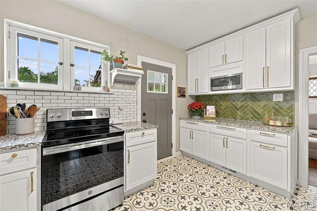 5644 Eichelberger Street, St Louis, MO 63109