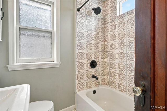 5644 Eichelberger Street, St Louis, MO 63109
