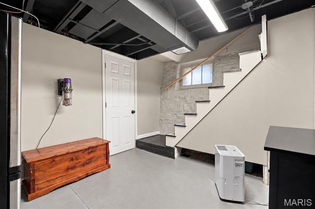 5644 Eichelberger Street, St Louis, MO 63109