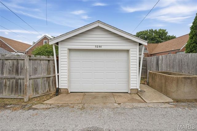 5644 Eichelberger Street, St Louis, MO 63109