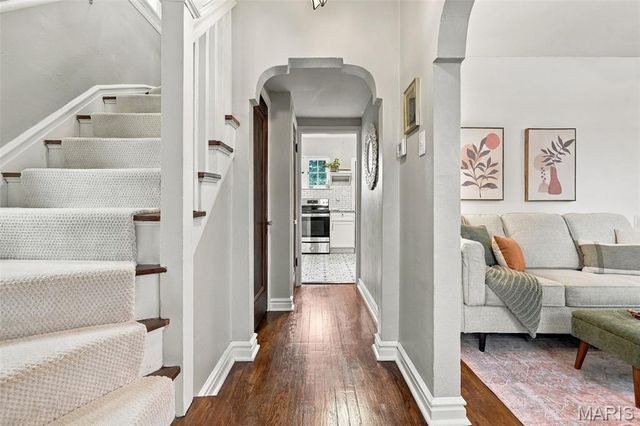 5644 Eichelberger Street, St Louis, MO 63109