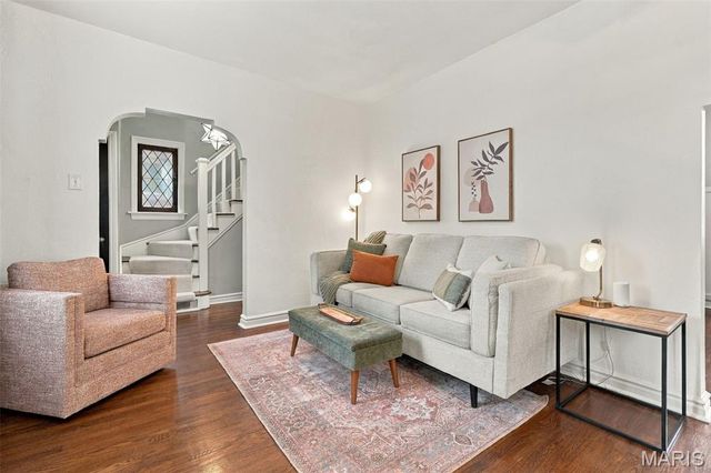 5644 Eichelberger Street, St Louis, MO 63109