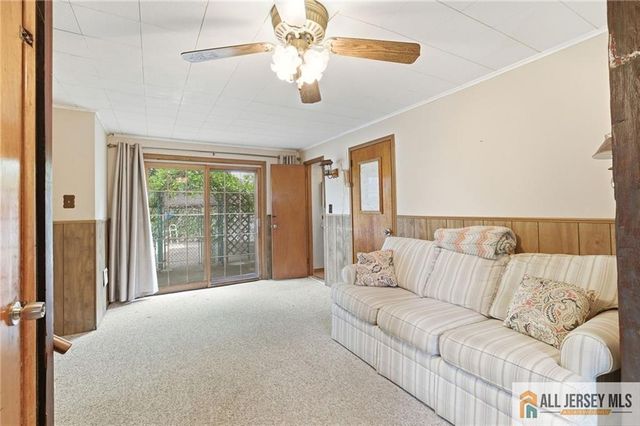 2 Moryan Road, Edison, NJ 08817