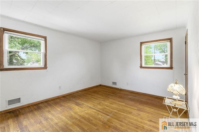 2 Moryan Road, Edison, NJ 08817
