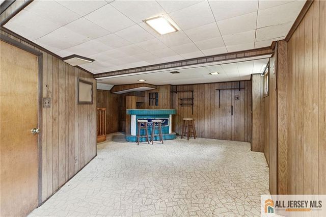 2 Moryan Road, Edison, NJ 08817