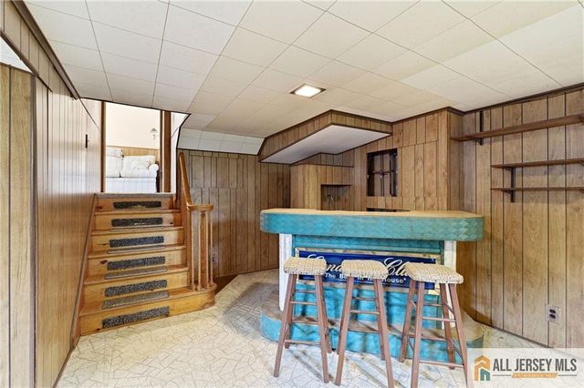 2 Moryan Road, Edison, NJ 08817