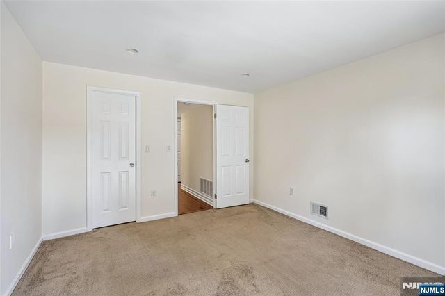 302 Chase Court 302, Edgewater, NJ 07020