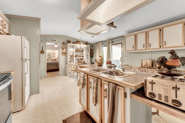 11675 State Highway 76, Forsyth, MO 65653