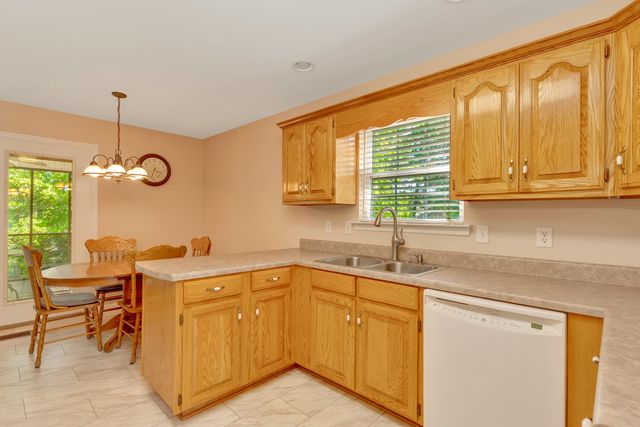 6511 River Stream Drive, Harrison, TN 37341