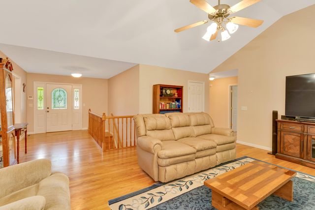 6511 River Stream Drive, Harrison, TN 37341