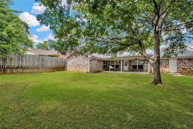 2125 Valleydale Drive, Arlington, TX 76013