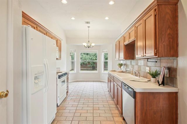 613 Vickery Avenue, Yukon, OK 73099