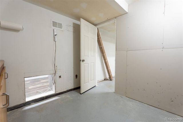 1193 Normandy Terrace Drive, Flint, MI 48532