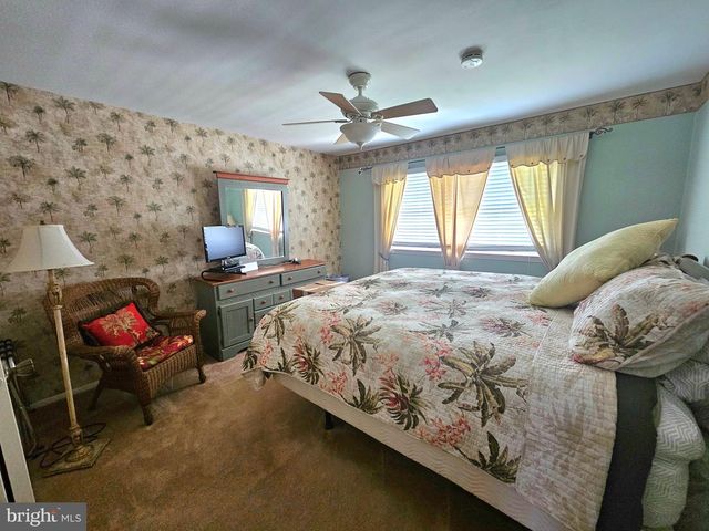 243 TRENTON AVE, Hamilton, NJ 08619