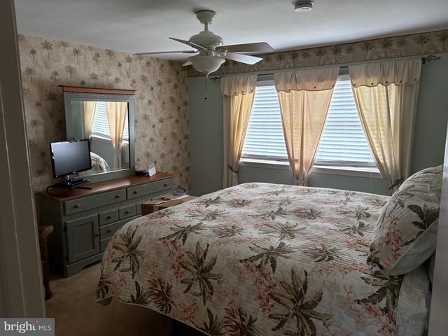 243 TRENTON AVE, Hamilton, NJ 08619