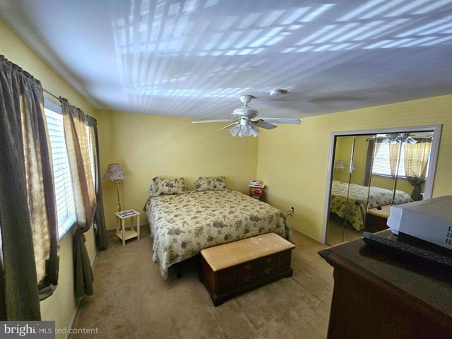 243 TRENTON AVE, Hamilton, NJ 08619