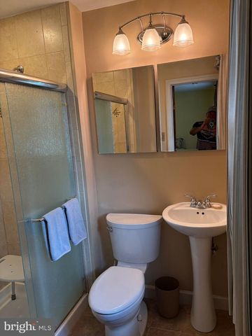 243 TRENTON AVE, Hamilton, NJ 08619