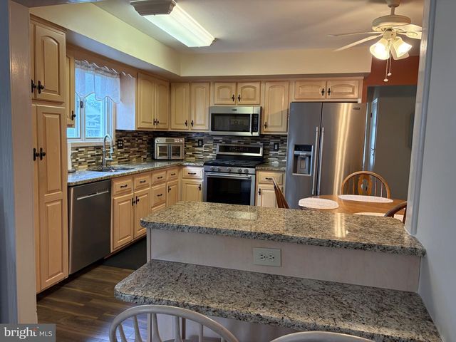 243 TRENTON AVE, Hamilton, NJ 08619