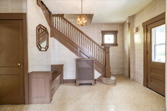 69 Grove Street, Lynbrook, NY 11563
