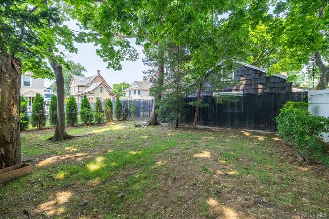 69 Grove Street, Lynbrook, NY 11563