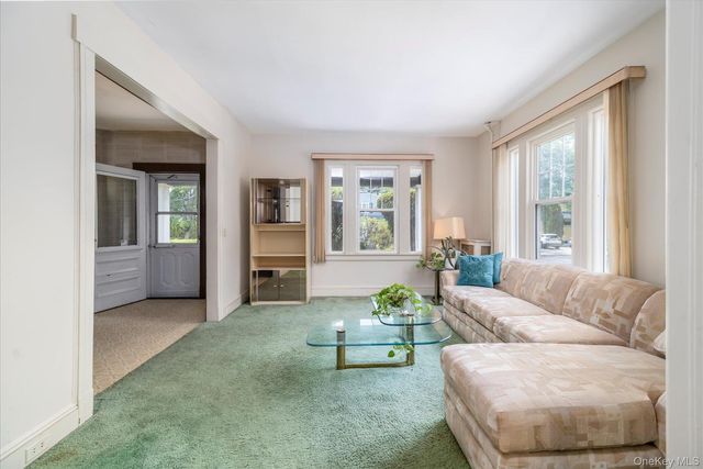 69 Grove Street, Lynbrook, NY 11563