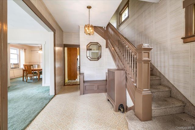 69 Grove Street, Lynbrook, NY 11563