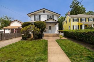 69 Grove Street, Lynbrook, NY 11563