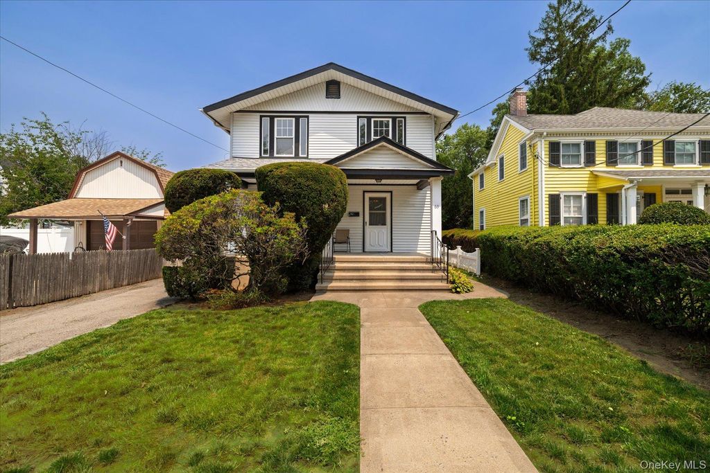 69 Grove Street, Lynbrook, NY 11563
